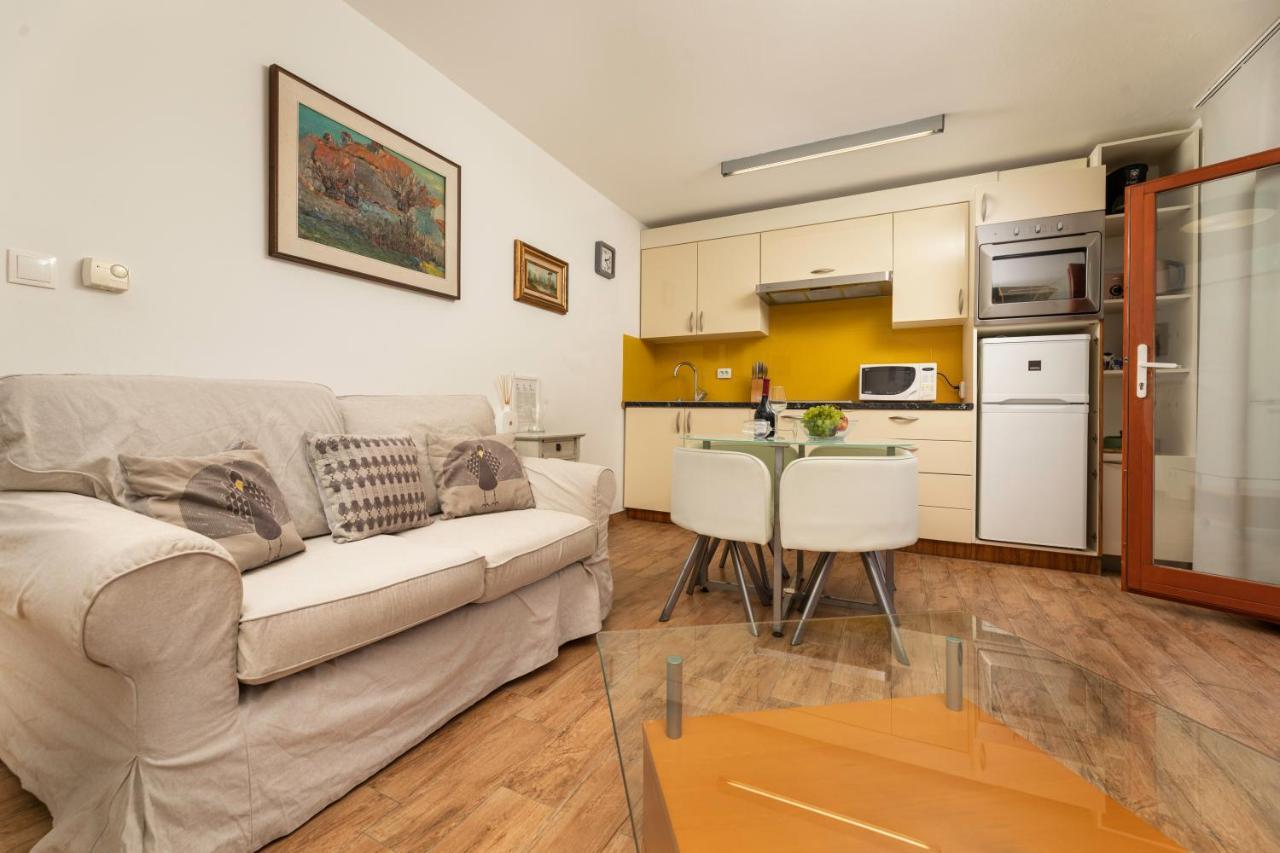 מאלינסקה Apartments Ana מראה חיצוני תמונה